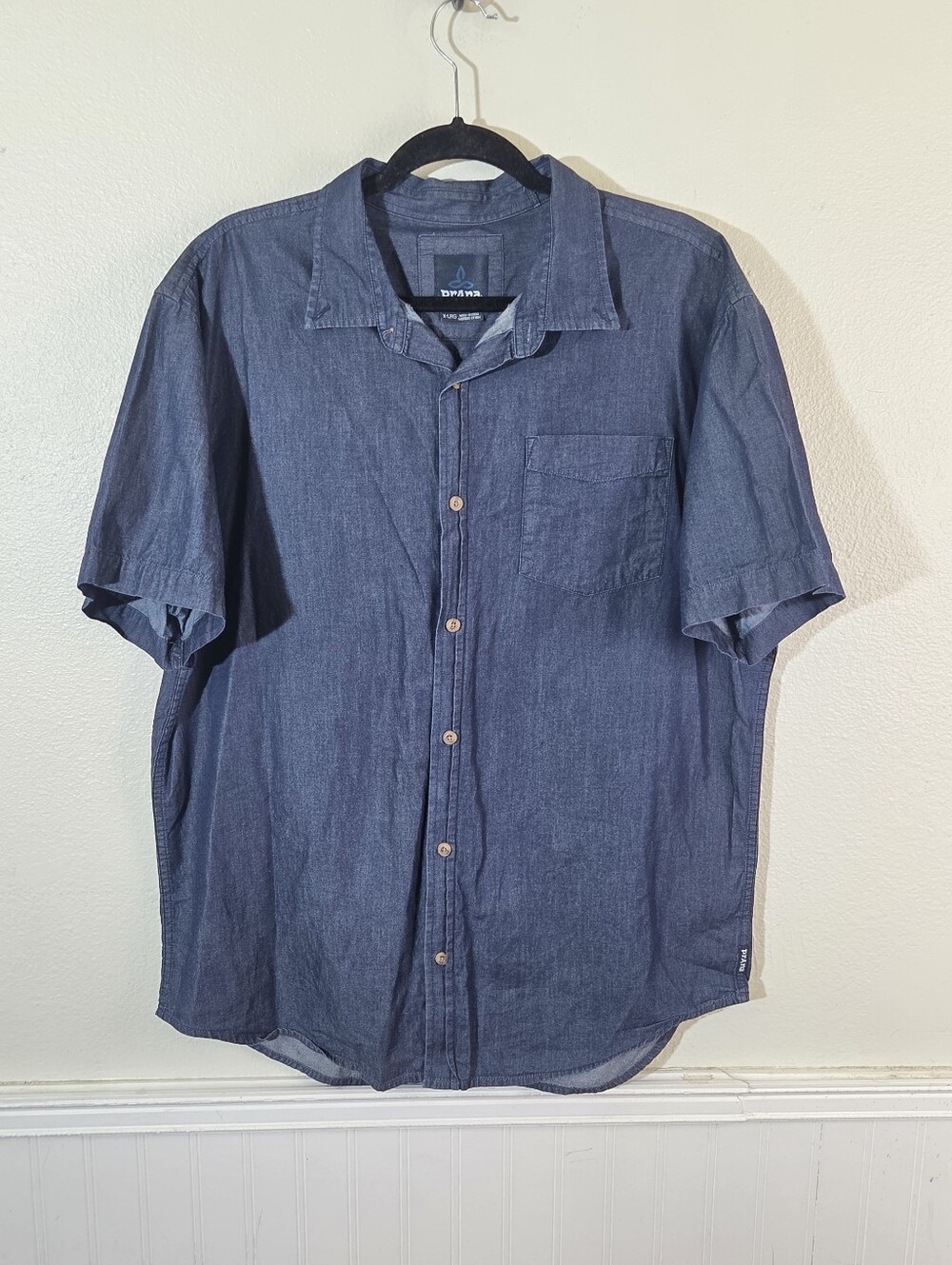 prAna Mens XL Chambray Shirt Blue Short Sleeve Button Up Denim Casual Outdoor